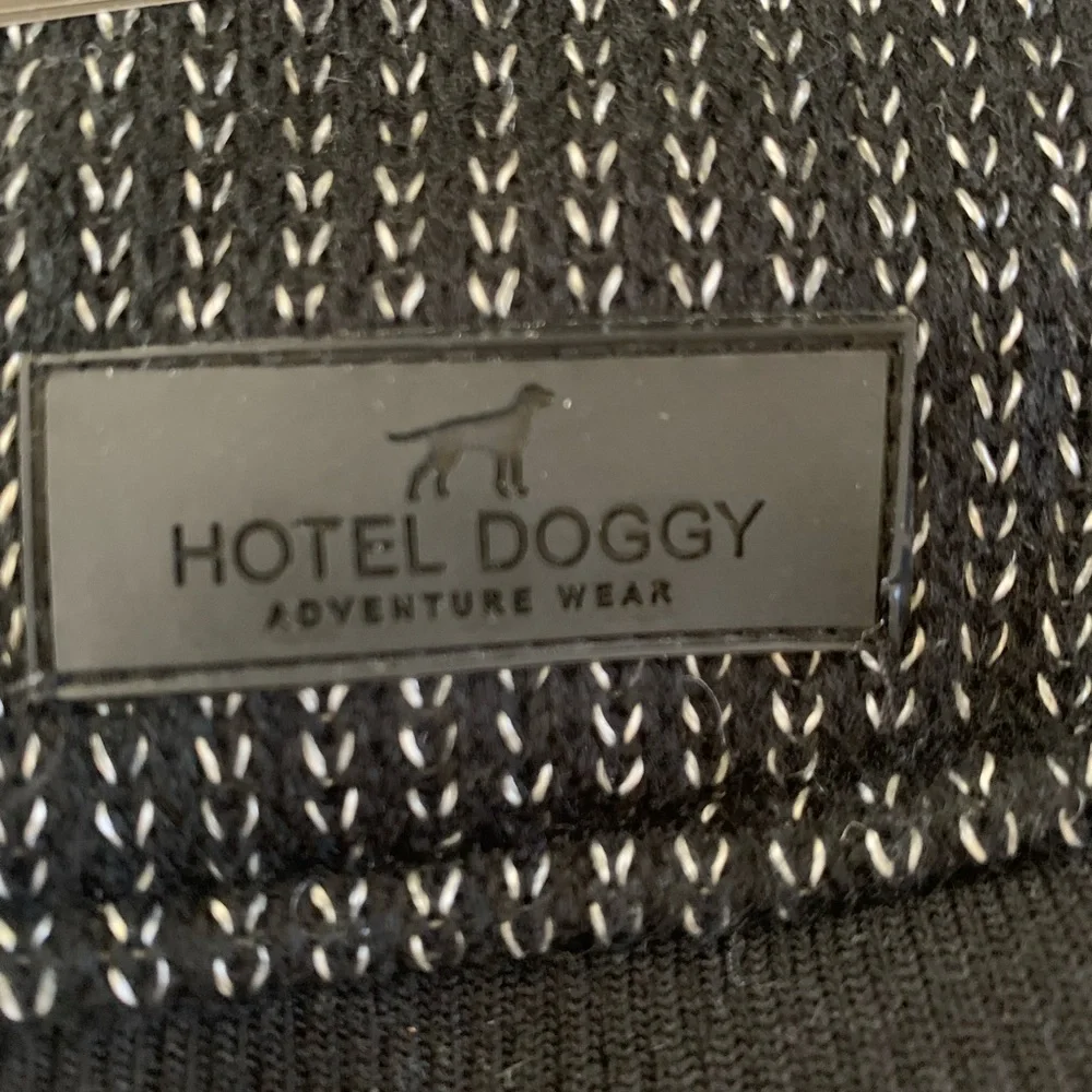 Hotel Doggy Adventure Wear - Hybrid Vest, Black. - Picture 6 of 10